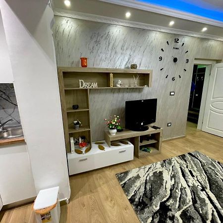 Durres Rebi Apartment Buitenkant foto